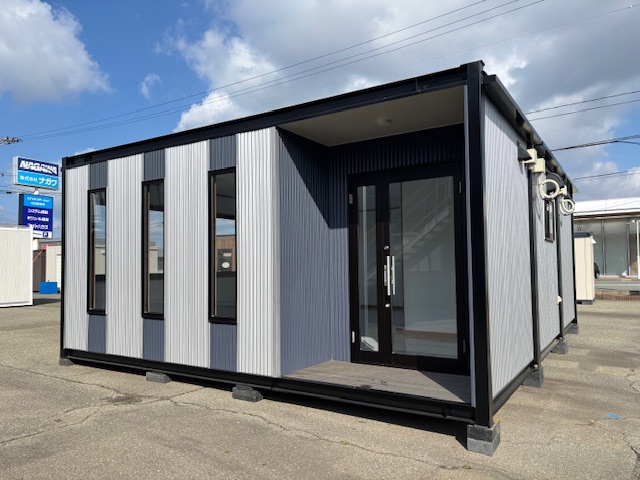 ビニールハウス　ストロングハウス　３連棟　広さ１８ｍ×３８．５ｍ ビニールハウス間口5.7m高さ3.1m奥行10m17.3坪埋込式 2枚スライド扉