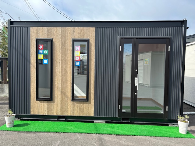 【苫小牧バナナ】北海道/札幌市☆物置/ガレージ/ナガワ/スーパーハウス/15型/幅2750×奥行1830×高さ2300mm/発送不可/近郊格安自社配送♪ ナガワ 5.6m 15.8坪 4連棟 ユニットハウス 中古 31.6畳 52平米