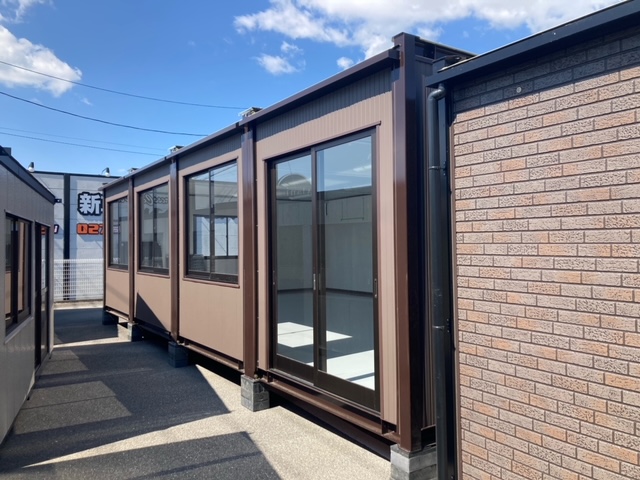 ナガワ スーパーハウス4連棟 事務所などに