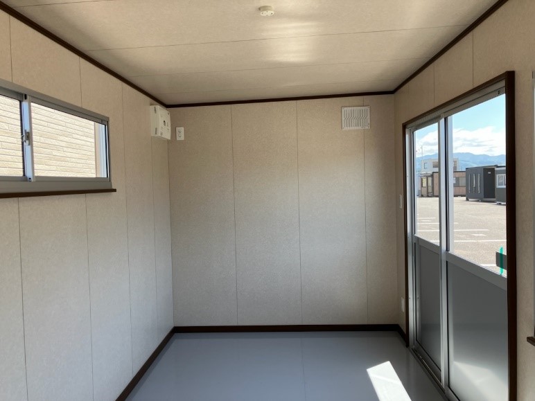送料込み❣ 新品未使用 物置 プレハブ 可動棚&すべり出し窓付き 屋外 スチール 倉庫 床材補強フレーム付き 戸外収納 1016031② 楽天市場】プレハブ 物置（木材・建築資材・設備｜花・ガーデン・DIY
