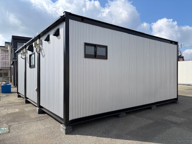 ビニールハウス　ストロングハウス　３連棟　広さ１８ｍ×３８．５ｍ ビニールハウス間口5.7m高さ3.1m奥行10m17.3坪埋込式 2枚スライド扉